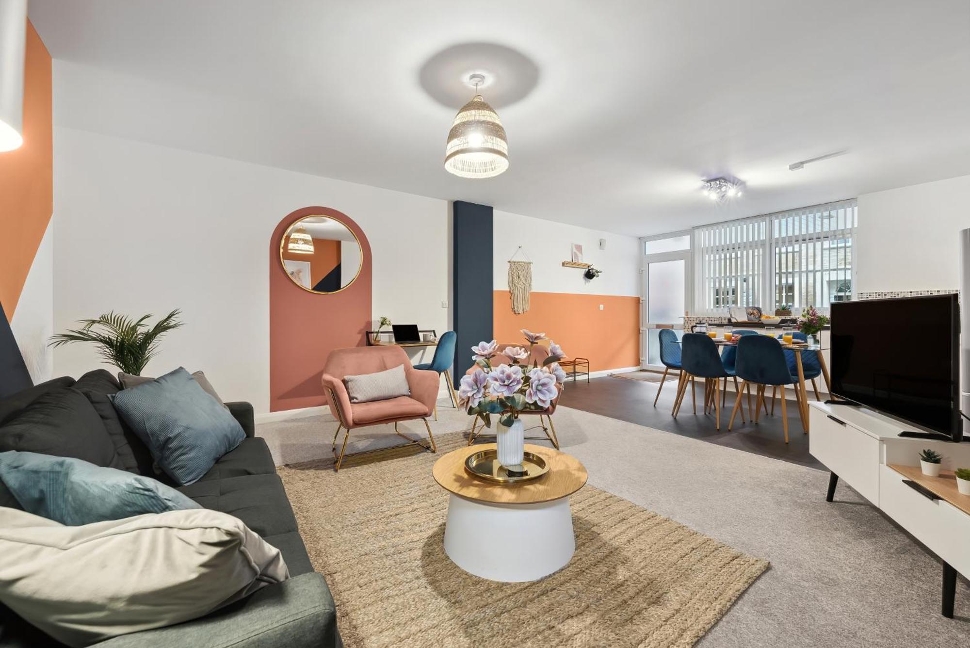 Corinium Lodge - Town Centre Apartment 赛伦塞斯特 外观 照片